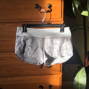 Lulu lemon speed up LR short 2.5” lined